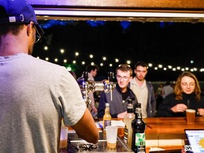 Bar (in der Unterkunft)