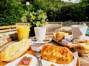 屋外ダイニングエリア