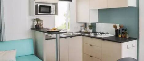 雪櫃、微波爐、爐具