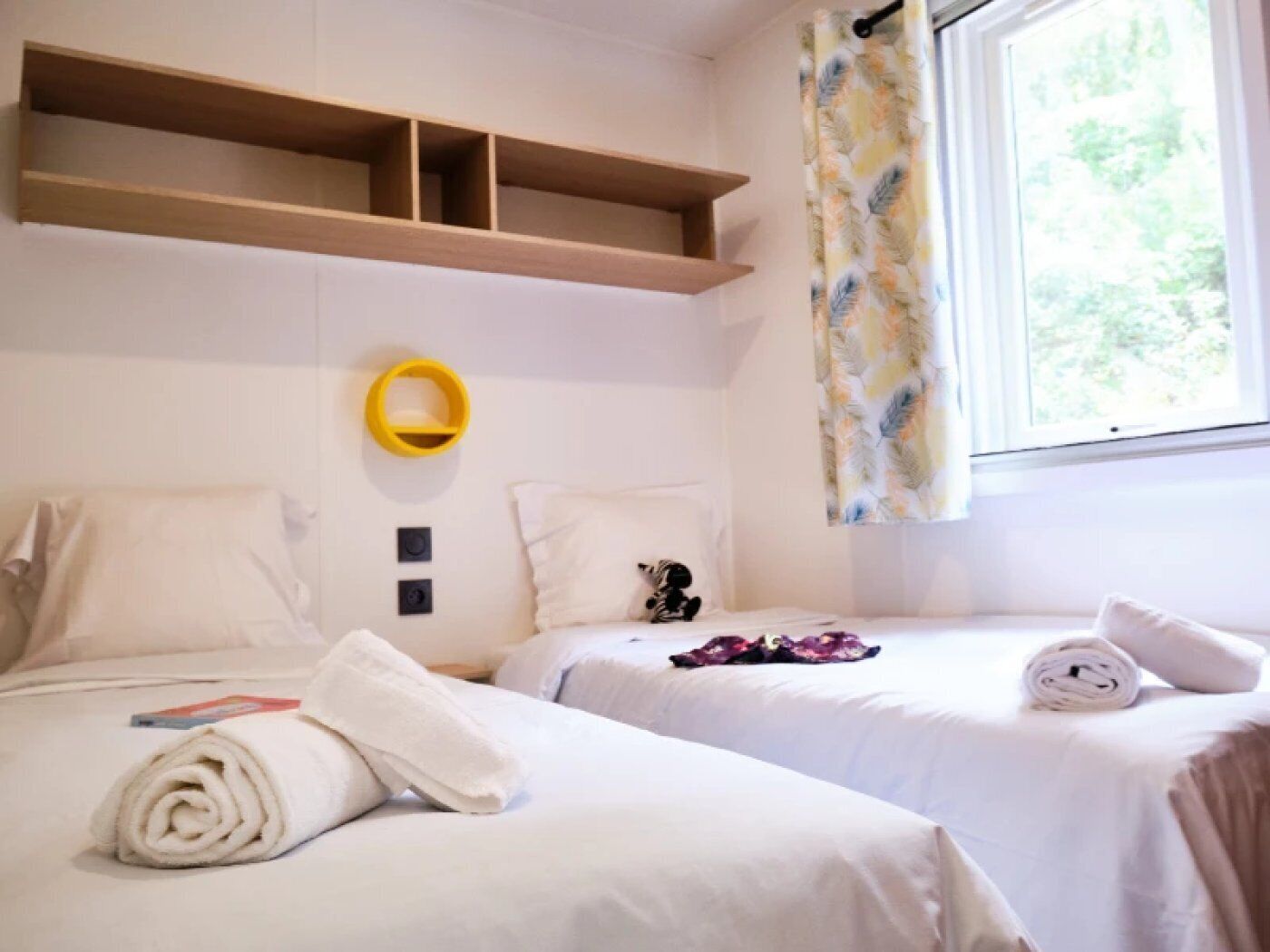 Zecamping 4 éToiles Piscine Animaux Acceptés Mobil-home Tv Lv Clim - Eygalières