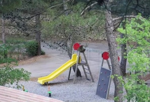 Children's area - Camping 4 étoiles - Piscine - eebbc0 (Orgon)