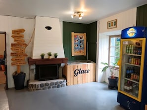 Interior - ZEcamping 3 étoiles piscine chauffée animations locatif clim 30m2 4 pers (Lussas)