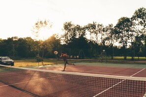 Sports court - ZEcamping 3 étoiles animaux acceptés espace aquatique (Moncontour)