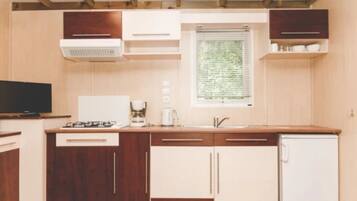 Een koelkast, een microgolfoven