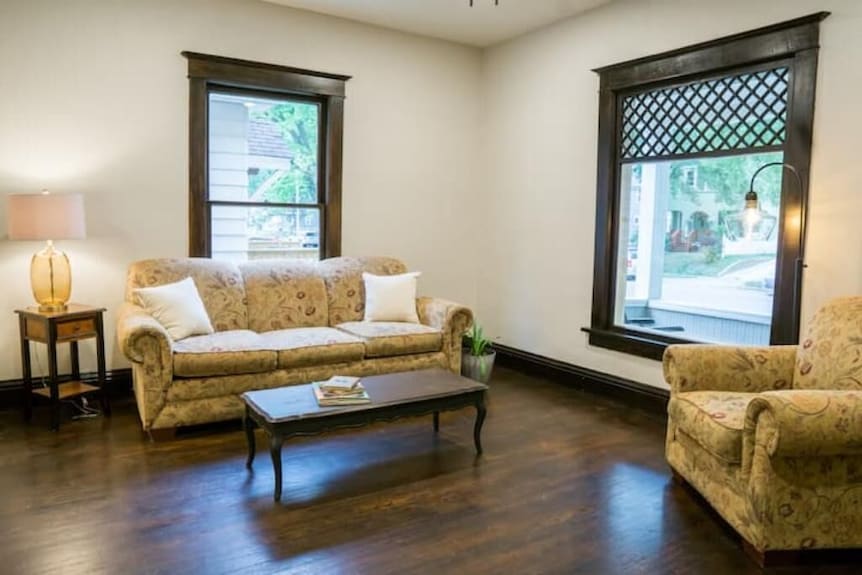 The Place To B -King Bed , Massage Chair Book Now! - スーフォールズ, SD