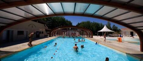 Piscine intérieure