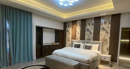 Sujimoto Apartment MacDonalds