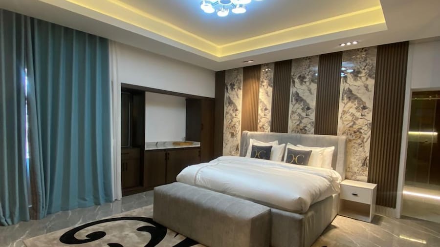 Sujimoto Apartment MacDonalds