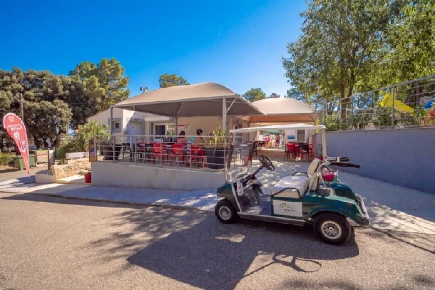 Zecamping 3 éToiles Animé Piscine Chauffée Locatif Tv Bbq Clim 24m2 - Vaucluse