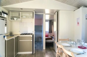 Fridge, microwave, stovetop, toaster
