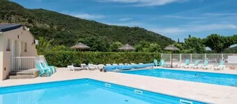 ZEcamping 3 étoiles familial piscine couverte mobil-home TV 26m2