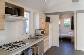 Fridge, microwave, stovetop, toaster