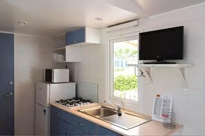 Fridge, microwave - Camping 3 étoiles - Piscine  - eebhbc (Amélie-les-Bains-Palalda)