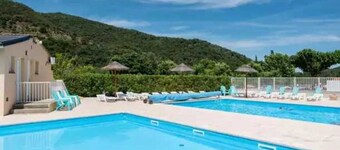 Camping 3 étoiles - Piscine - eebhbc