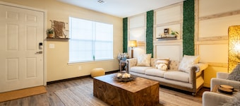 Townhome with a peaceful, soothing vibe, featuring KING and QUEEN size beds