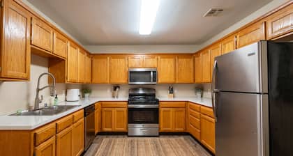 Townhome with a peaceful, soothing vibe, featuring KING and QUEEN size beds