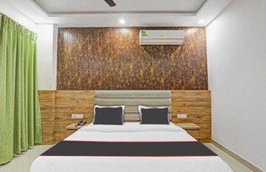 Exclusive Double Room | In-room safe, desk, soundproofing, iron/ironing board - ICYHOTELS HL INN (Lucknow)