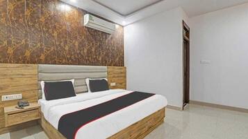 Exclusive Double Room | In-room safe, desk, soundproofing, iron/ironing board
