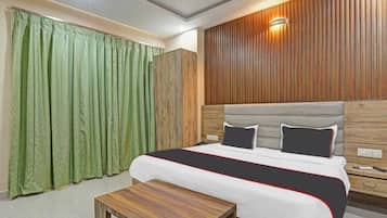 Exclusive Double Room | In-room safe, desk, soundproofing, iron/ironing board