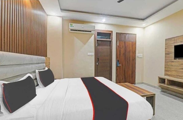 Quarto casal exclusivo | Cofres nos quartos, escrivaninha, quartos à prova de som