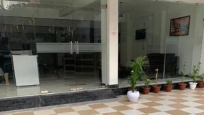 Flat-screen TV, printers - ICYHOTELS HL INN (Lucknow)