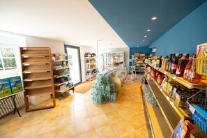 Unclassified image, 5 of 22, button