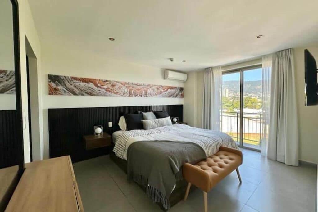 3 chambres, fer et planche à repasser, Wi-Fi gratuit, draps fournis