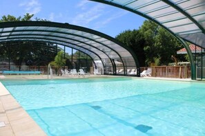 屋内プール、温水プール