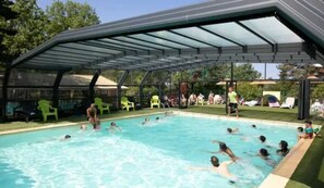 屋内プール、温水プール