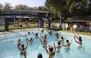 Indoor pool, a heated pool - Camping 4 étoiles - Parc aquatique - eecc0d (Loupiac)