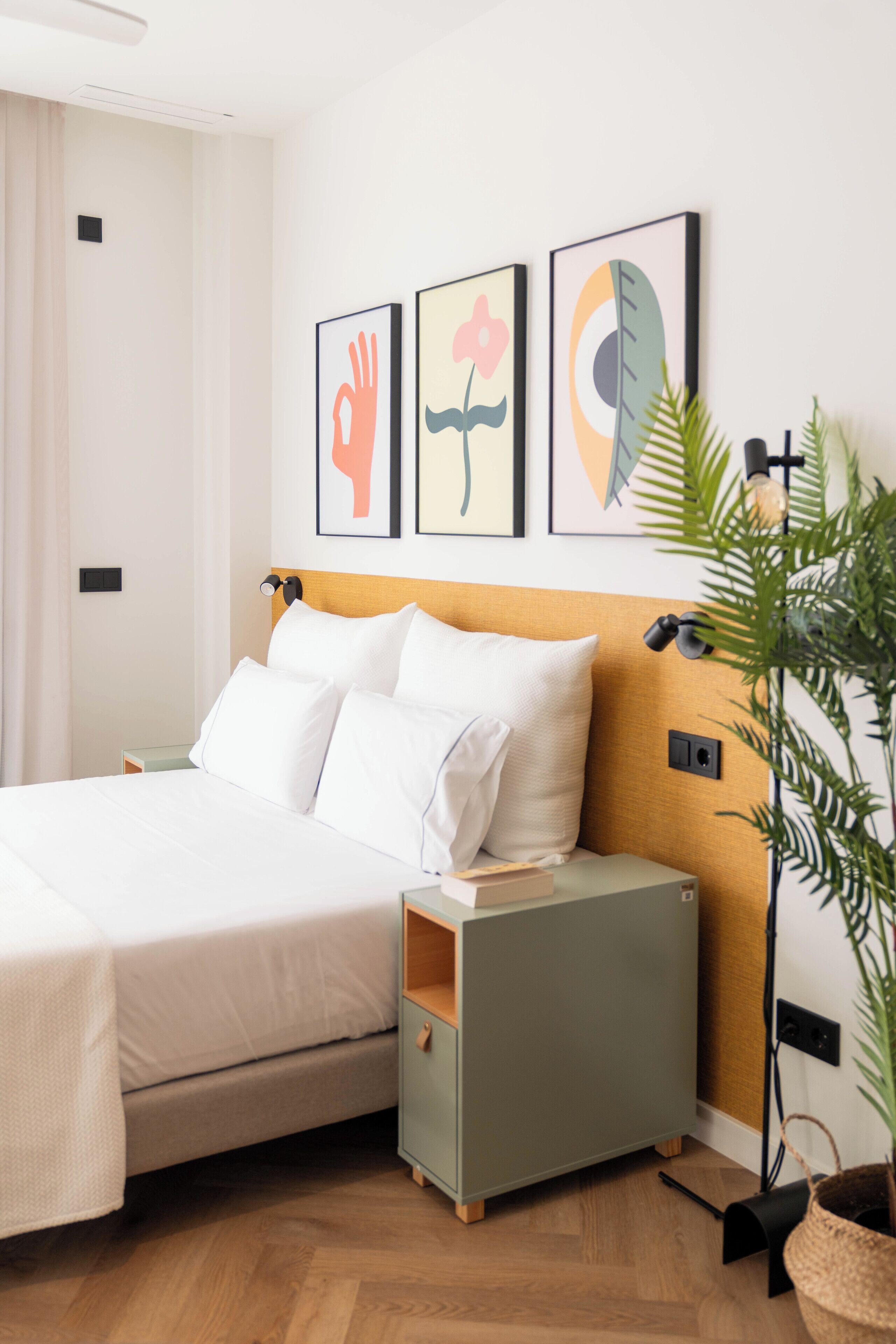 Standard Studio (single space) | In-room safe, individually decorated, individually furnished