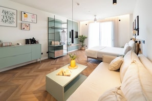 Superior Studio (single space) | Living area | Smart TV - NIU Line (Villajoyosa)