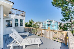 Terrace/patio - The beautiful beaches of Corolla are just a few feet away at Oasis! (Corolla)