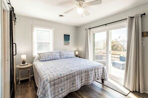 4 bedrooms, internet, bed sheets