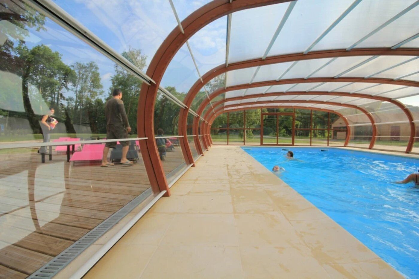 Piscina coperta, una piscina riscaldata