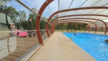 Piscine couverte, piscine chauffée