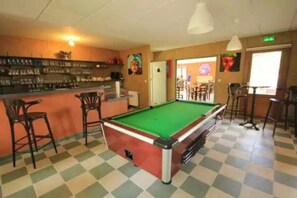 Bar (on property) - Cabane 2 étoiles - Piscine  - eecec0 (Bar-sur-Aube)