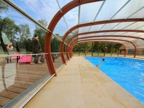 Indoor pool, a heated pool - Camping 2 étoiles - Piscine - eececa (Bar-sur-Aube)