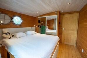 Unclassified image, 4 of 26, button