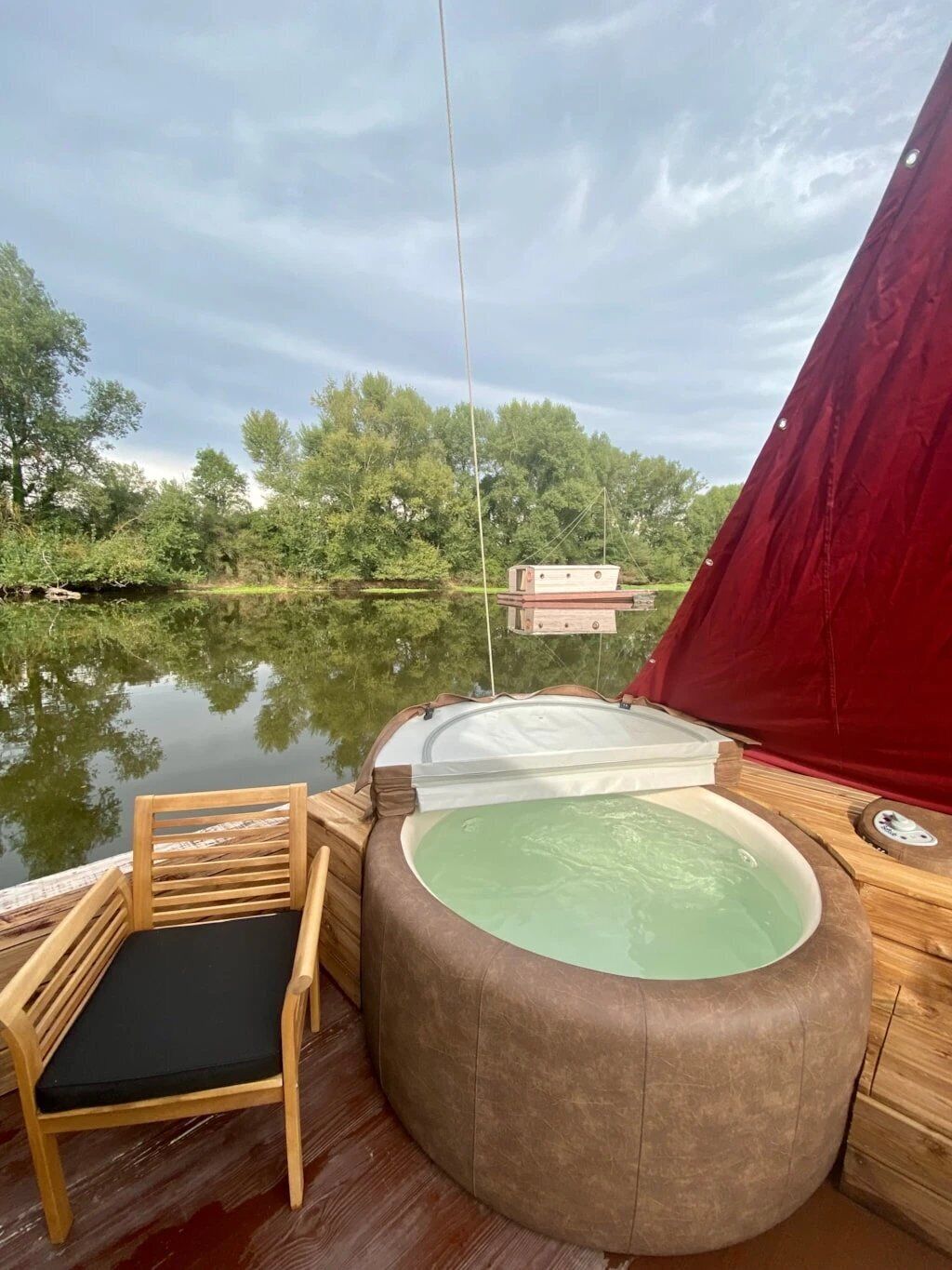 Bain à remous extérieur