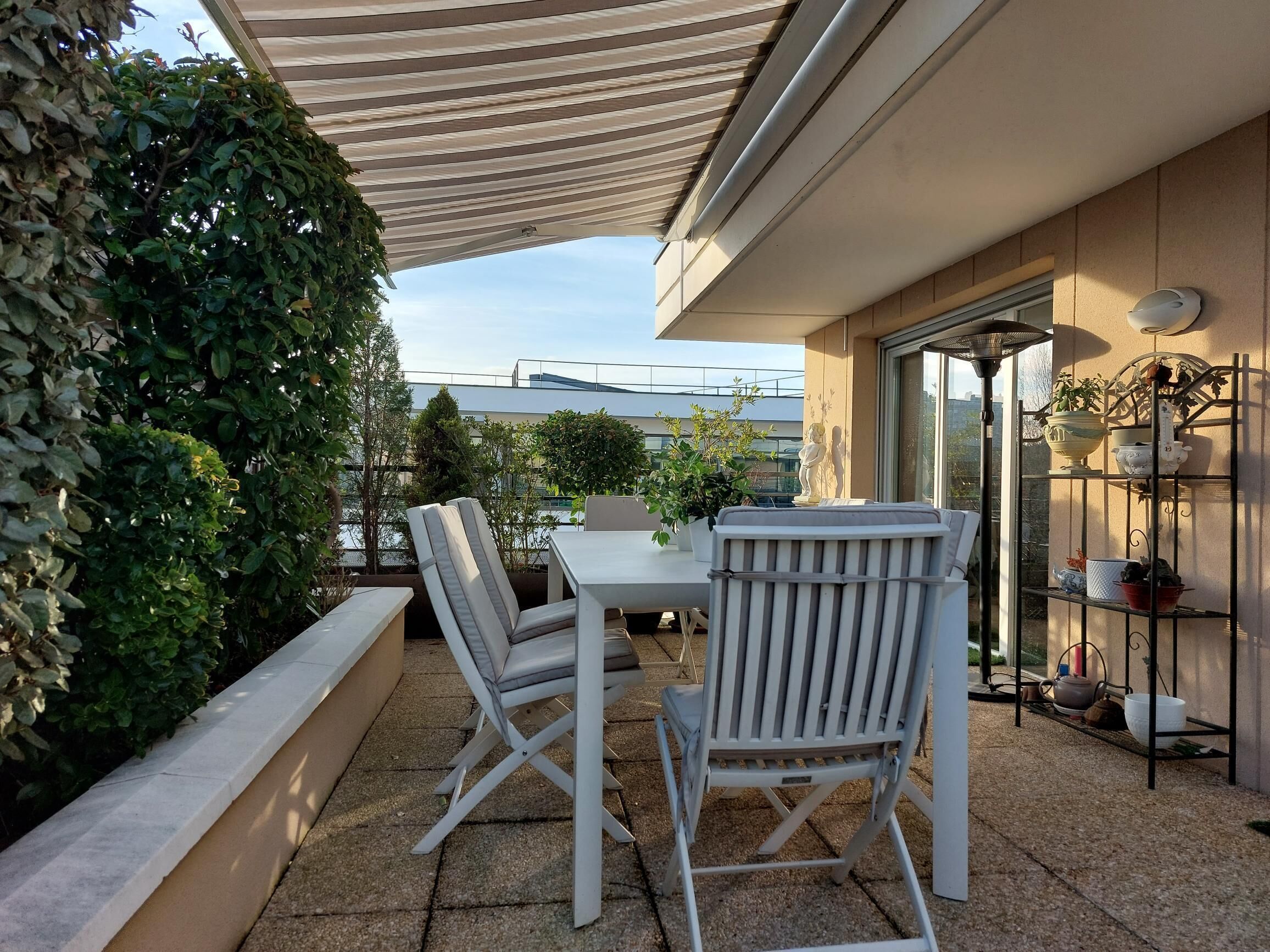 Table à manger sur terrasse