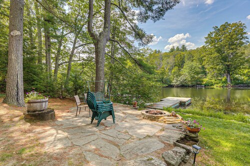 Lakefront Bradford Cottage w/ Dock, Near Skiing!