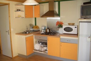 Refrigerador, microondas, parrilla de estufa y lavavajillas 