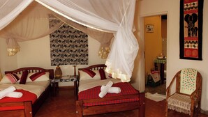 Interior detail - Euphorbia Safari Lodge (Kasese)
