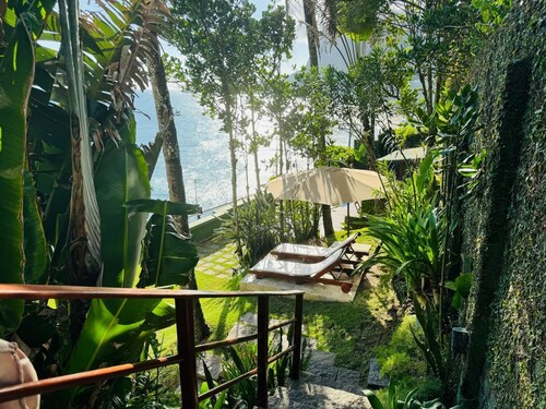 Oceanfront 4 BR Villa in the Heart of Rio's Safest Neighborhood