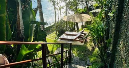 Oceanfront 4 BR Villa in the Heart of Rio's Safest Neighborhood