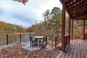 Outdoor dining - Down by the Water (Sevierville)