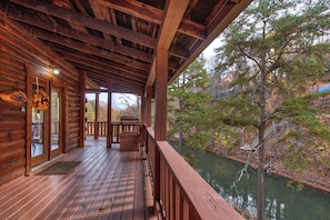 Terrace/patio - Down by the Water (Sevierville)