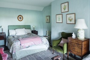 2 bedrooms, WiFi, bed sheets - A HEAVENLY RETREAT WITH OFF-STREET PARKING (Dunster, Minehead)