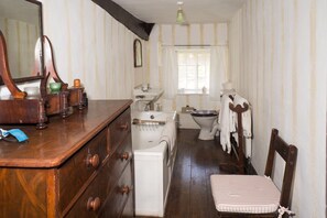 Shower, towels, soap, toilet paper - A HEAVENLY RETREAT WITH OFF-STREET PARKING (Dunster, Minehead)